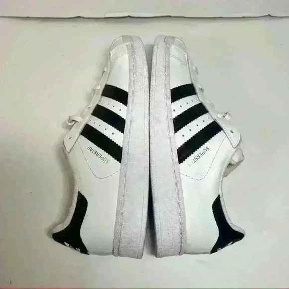 ADDIAS Unisex Kid’s Superstar White Black Stripe Sz 3 School Preppy Classic - Picture 8 of 11